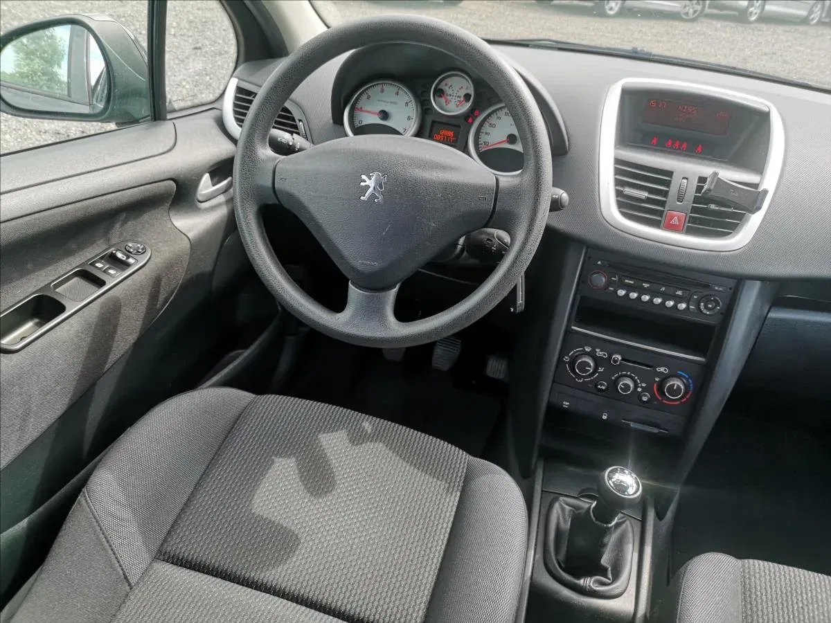 Peugeot 207 - Náhled 8