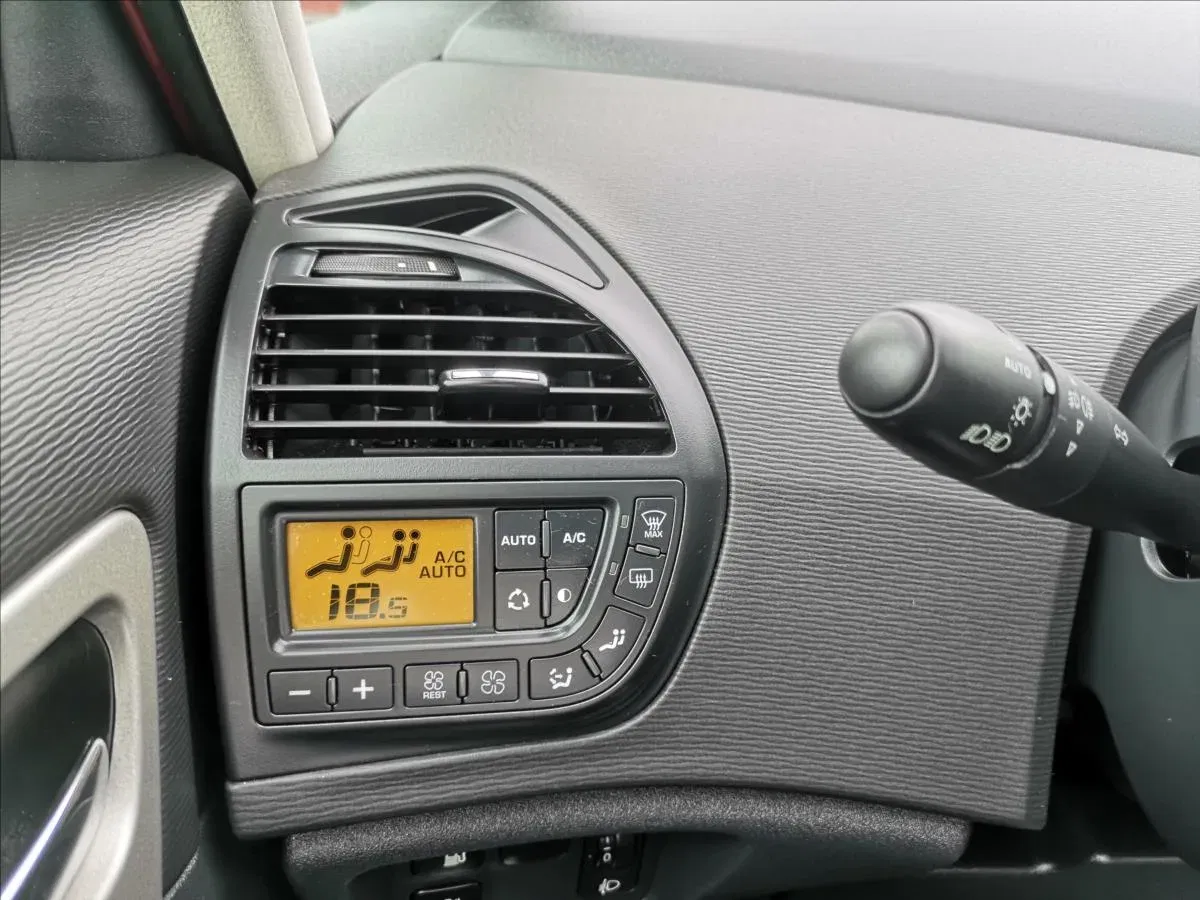 Citroën C4 Picasso - Náhled 6