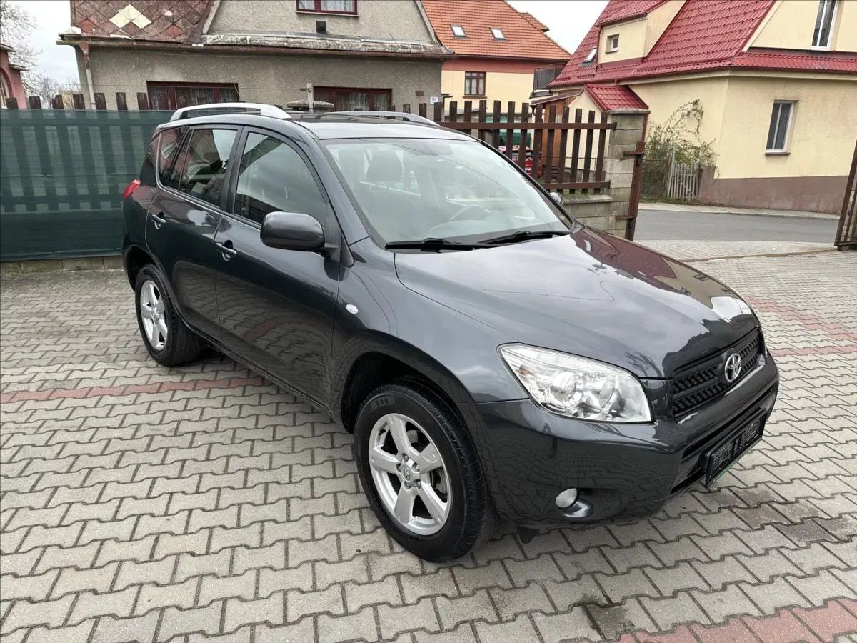 Toyota RAV4 - Obrázek 1