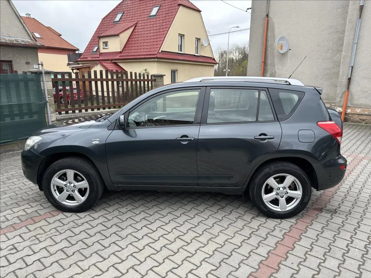 Toyota RAV4 - Náhled 8