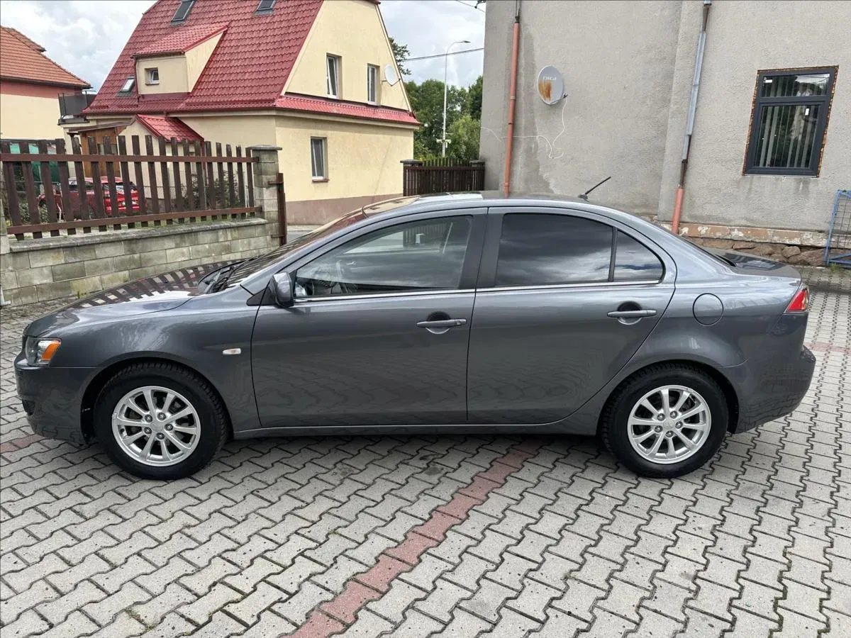 Mitsubishi Lancer - Náhled 8