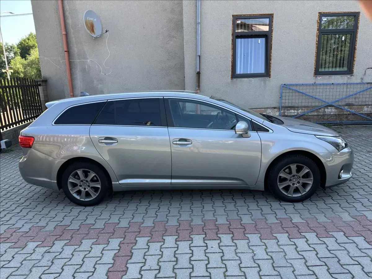 Toyota Avensis - Náhled 2