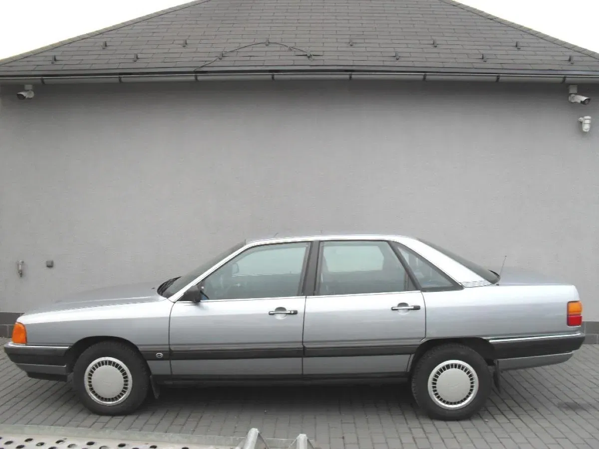 Audi 100 - Náhled 2