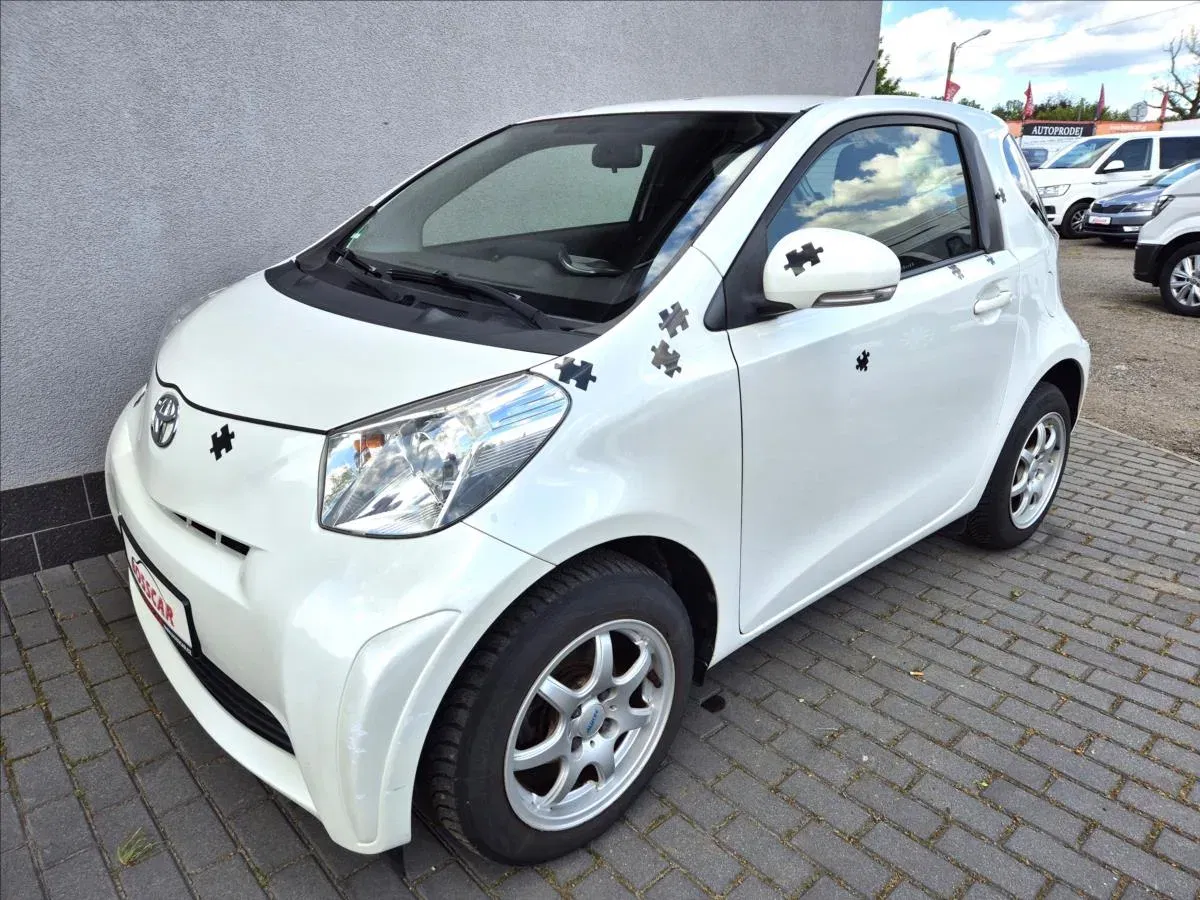 Toyota iQ 1,0 i 50Kw Klima Webasto ALU, 2009