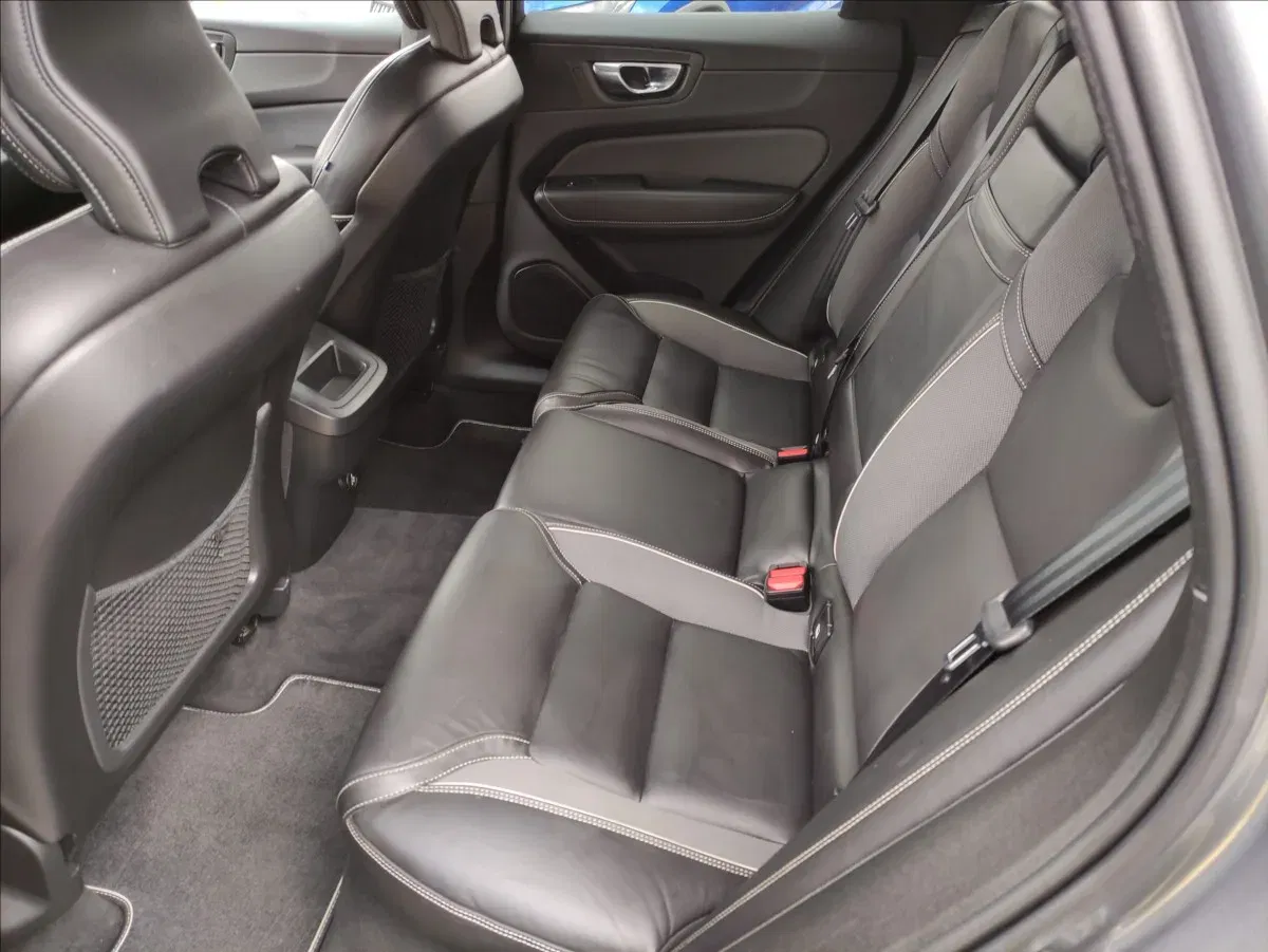 Volvo XC60 - Náhled 8