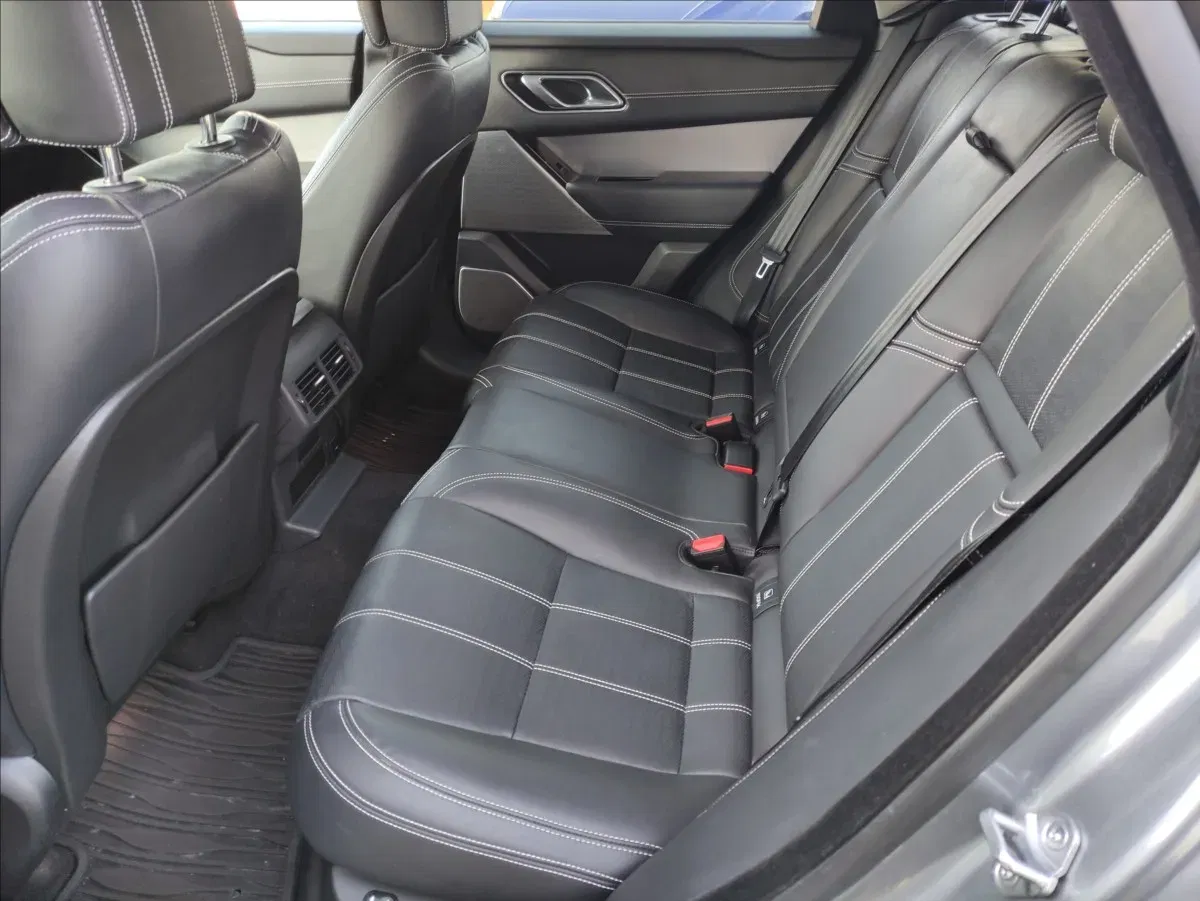 Land Rover Range Rover Velar - Náhled 7