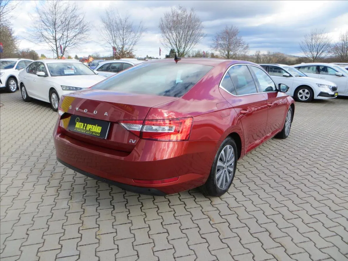 Škoda Superb - Náhled 8