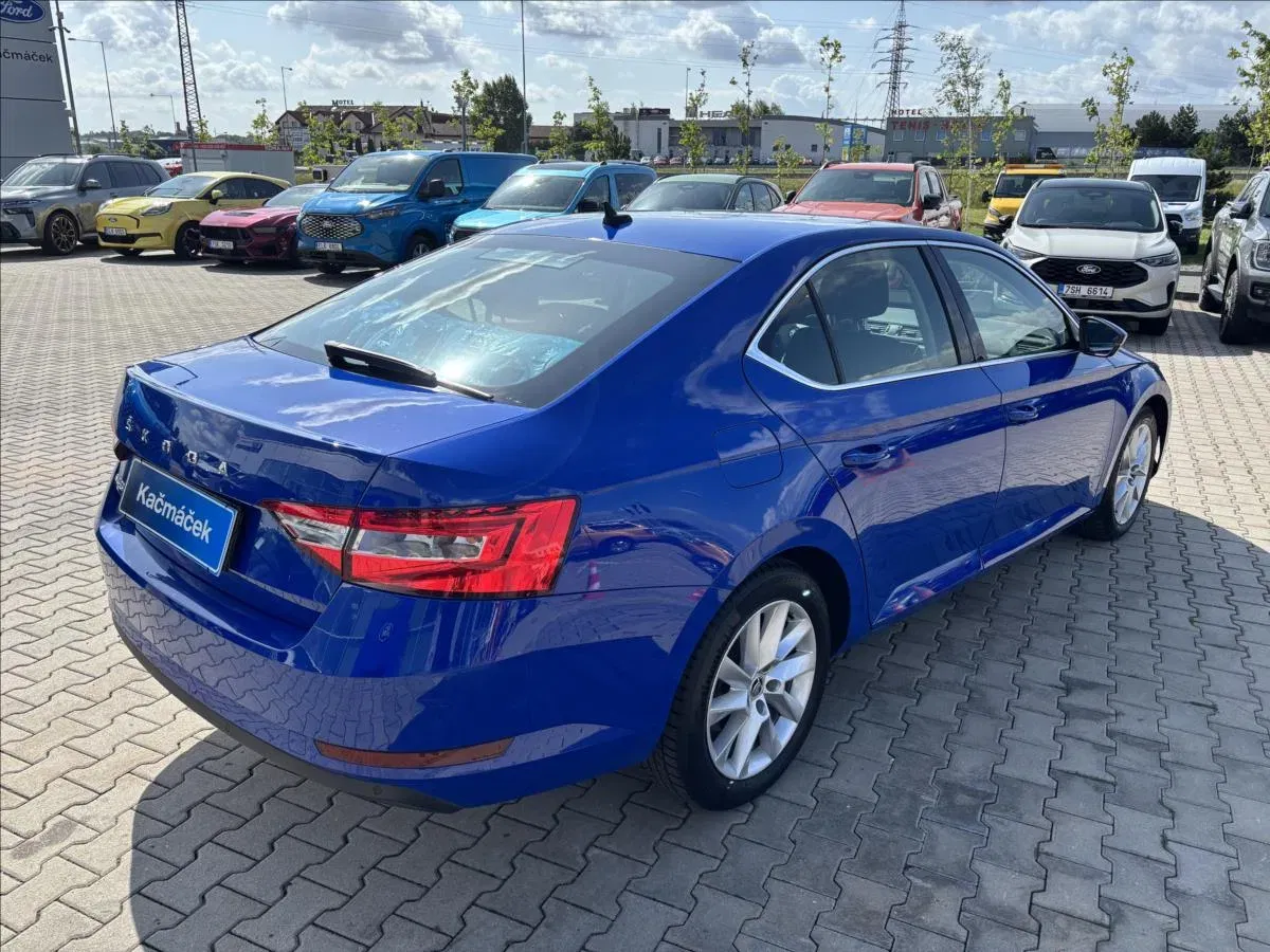 Škoda Superb - Náhled 6