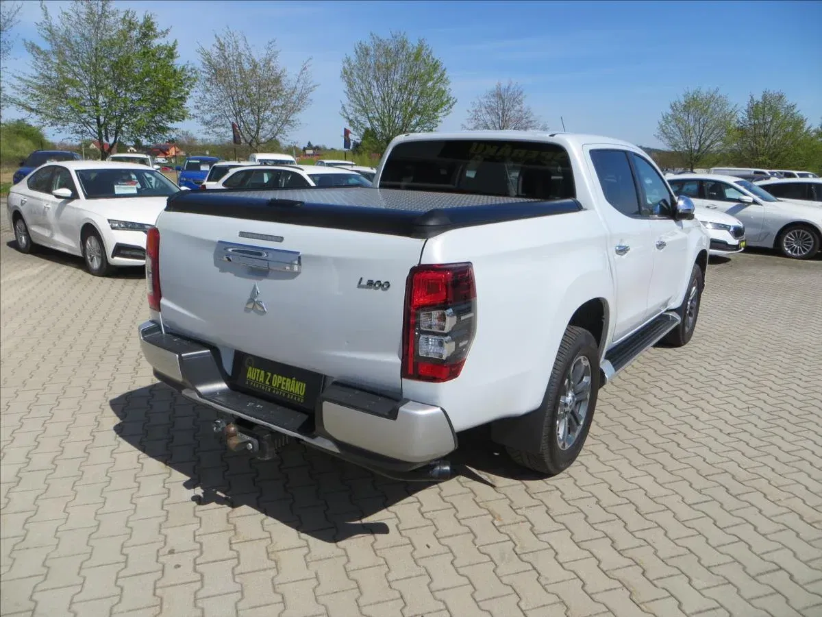 Mitsubishi L200 - Náhled 8