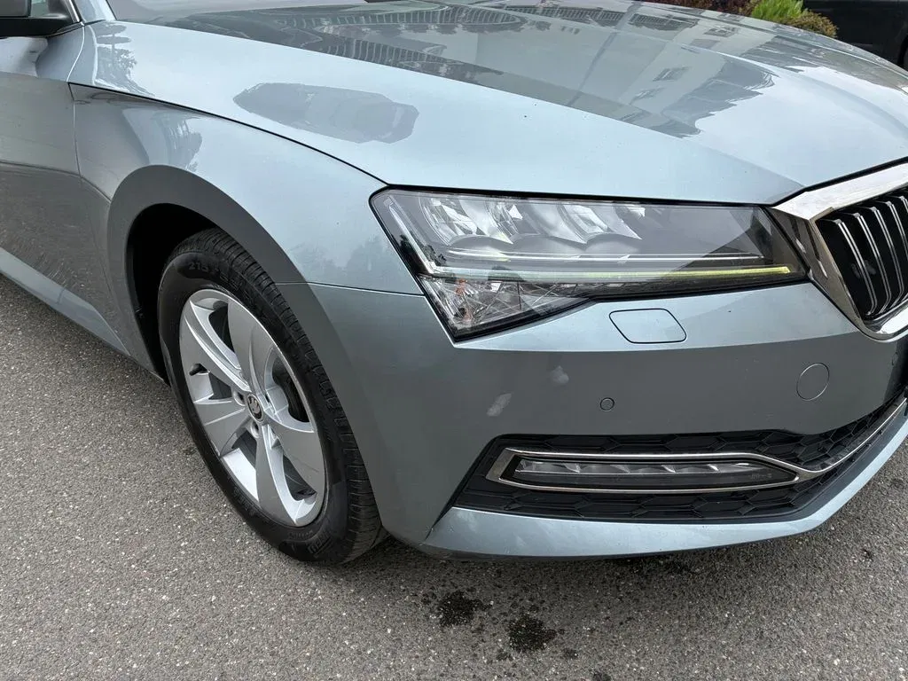 Škoda Superb - Náhled 8