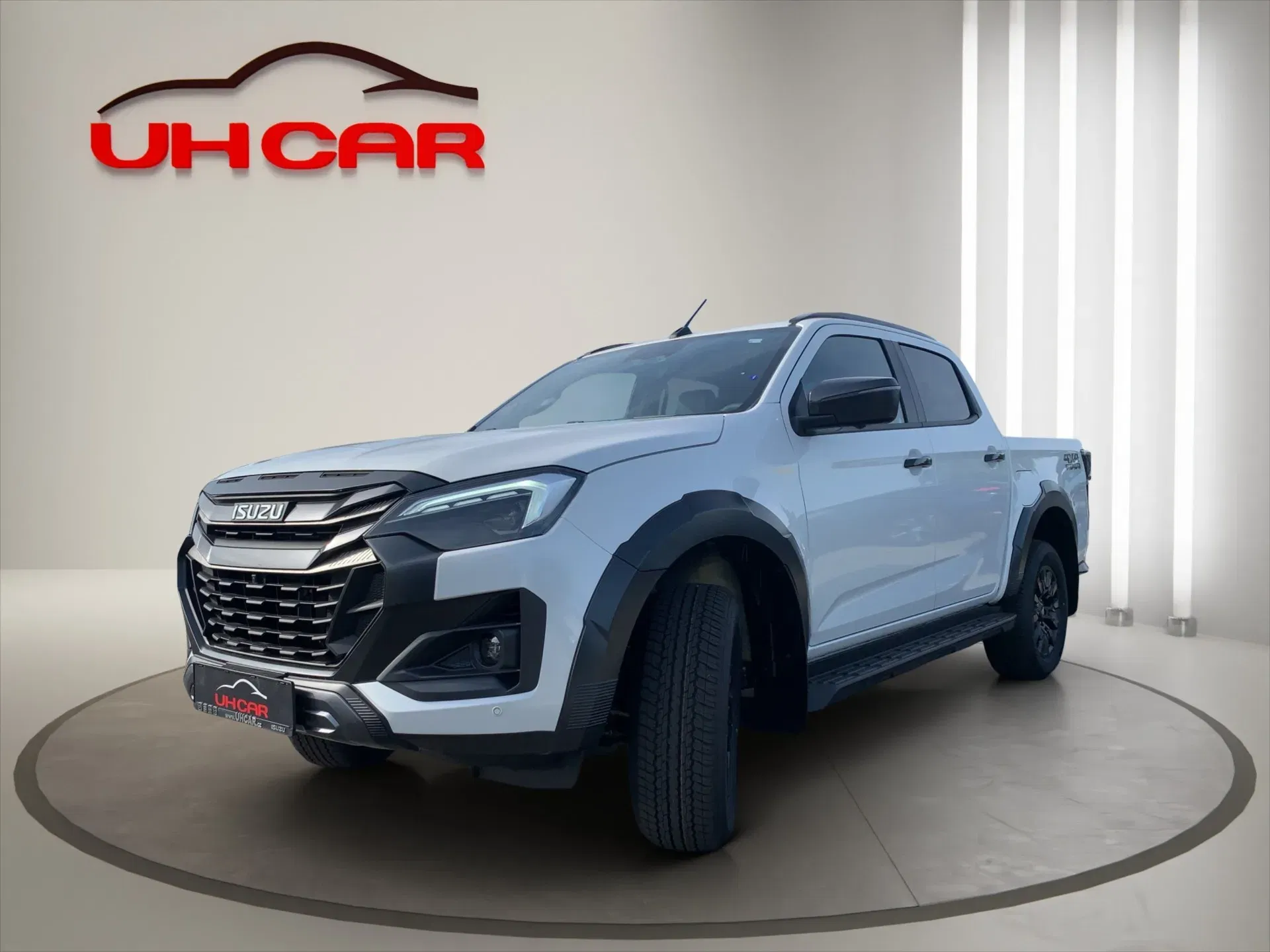 Isuzu D-Max 2,2 D 4x4 AT8 DC V-CROSS 163k, 2026