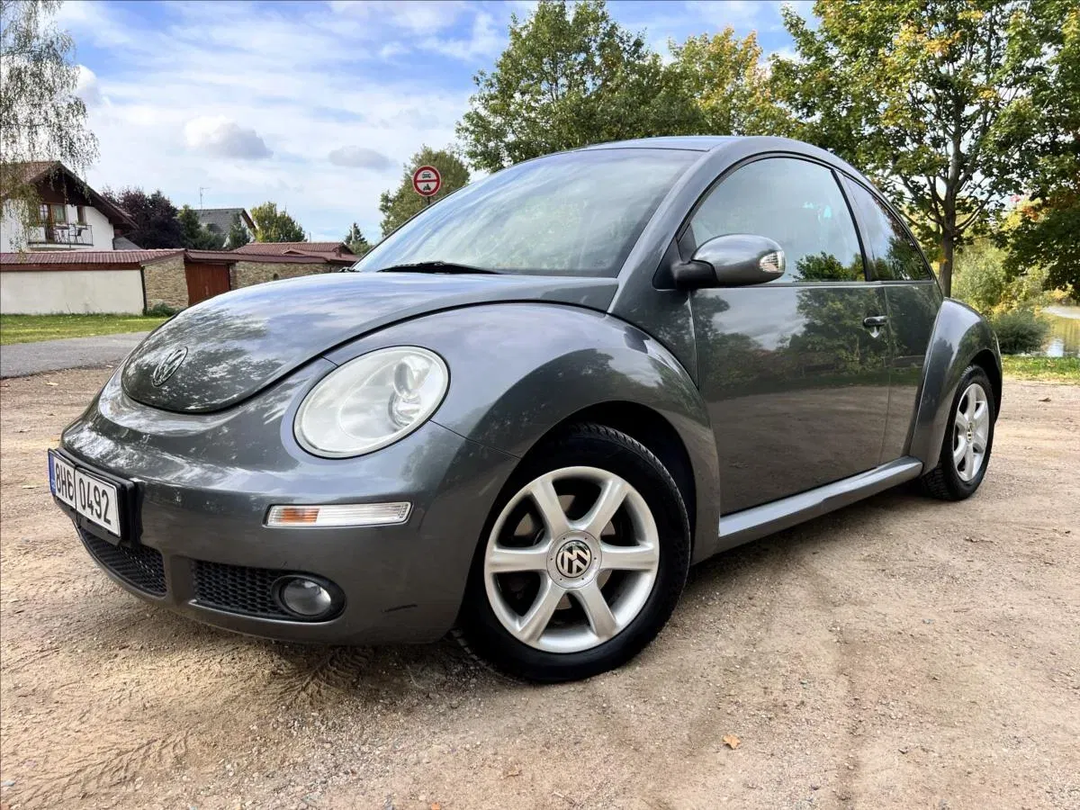 Volkswagen New Beetle 1,6 i 75kW 96000KM!!!, 2010