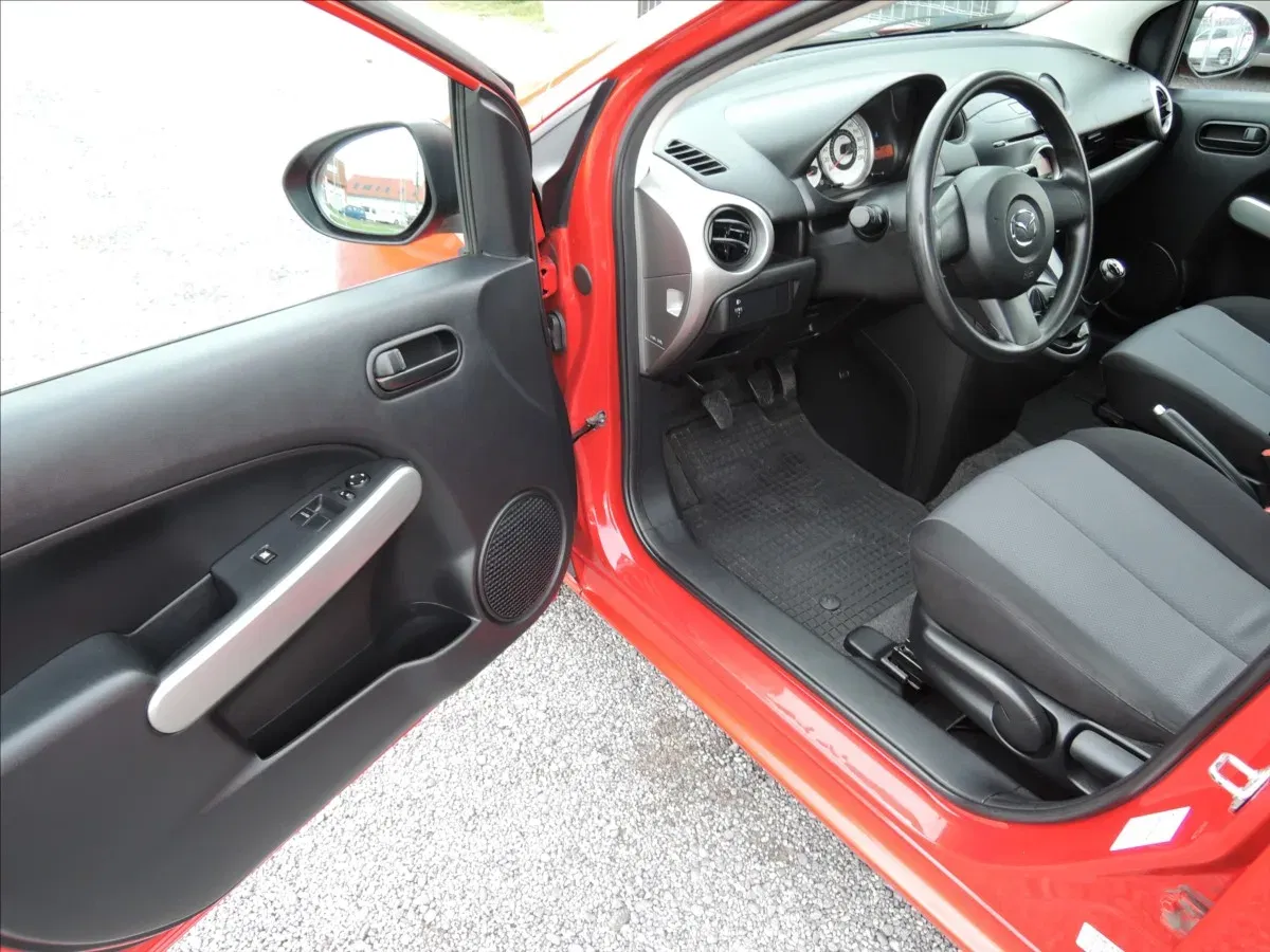 Mazda 2 - Náhled 8