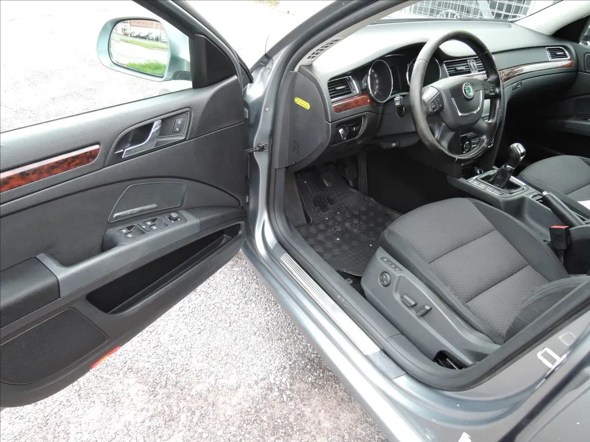 Škoda Superb - Náhled 8