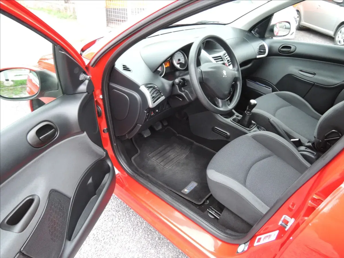 Peugeot 206 - Náhled 8