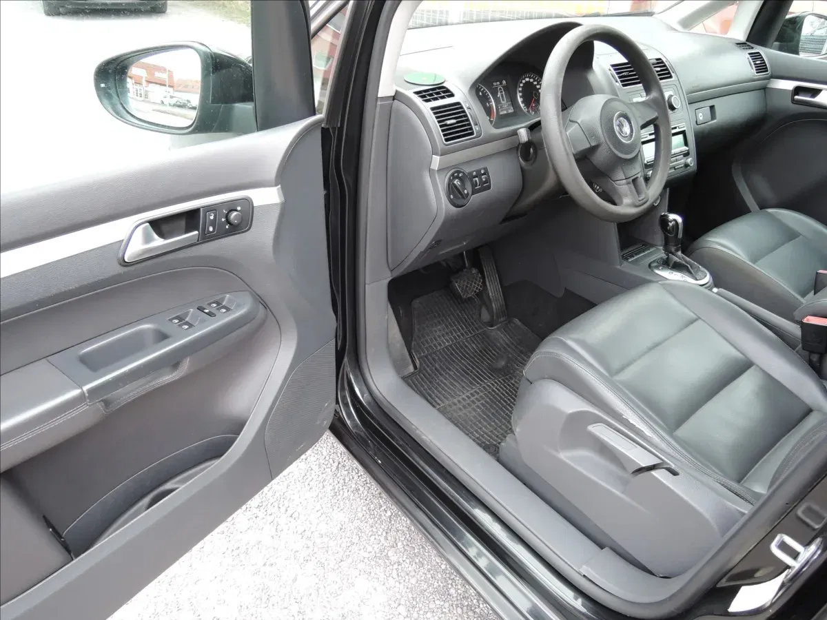 Volkswagen Touran - Náhled 8