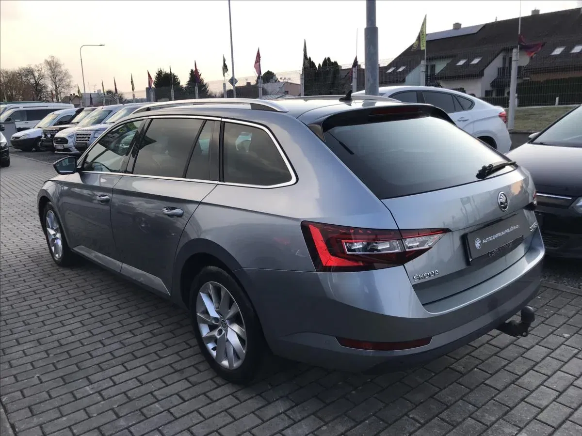 Škoda Superb - Náhled 4