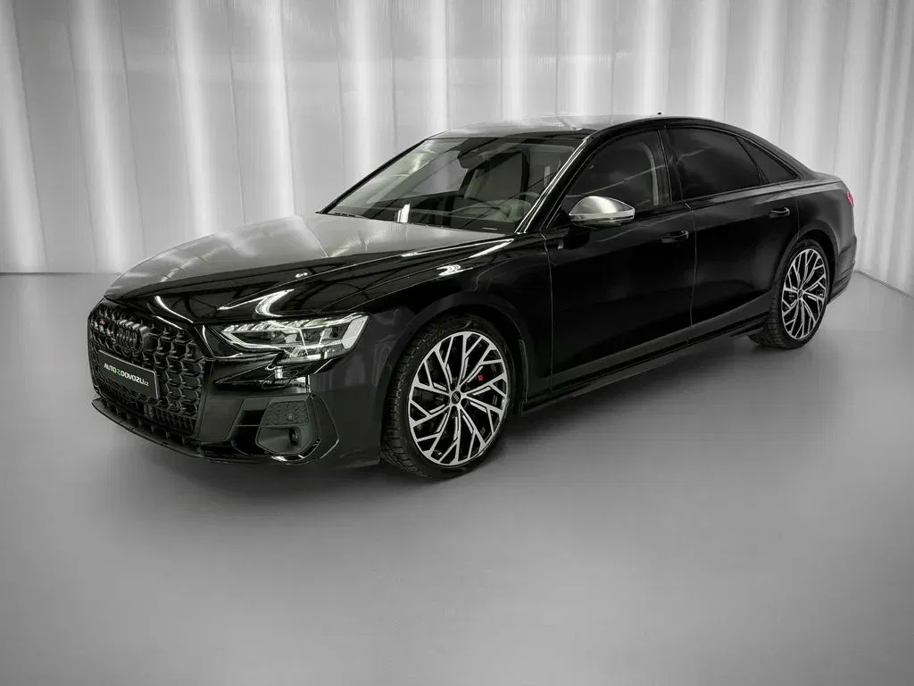 Audi S8 - Obrázek 1