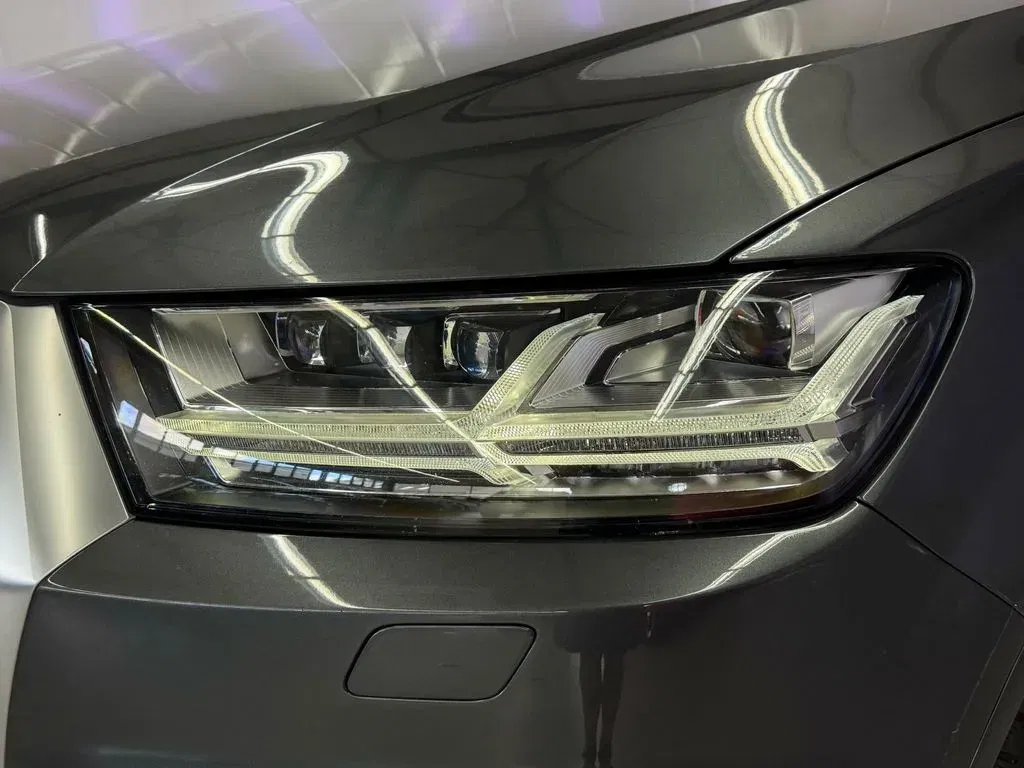 Audi Q7 - Náhled 7