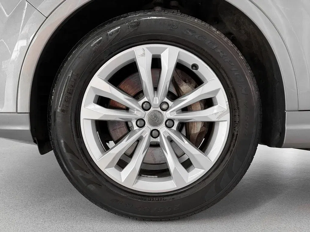 Audi Q7 - Náhled 8