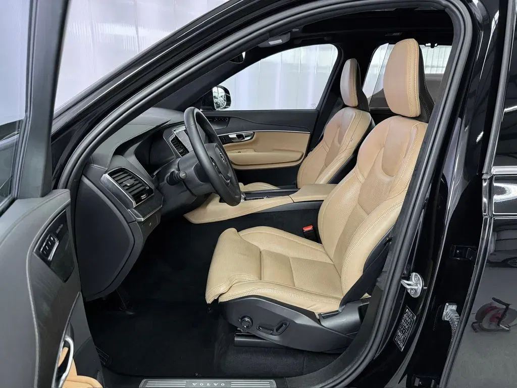 Volvo XC90 - Náhled 8