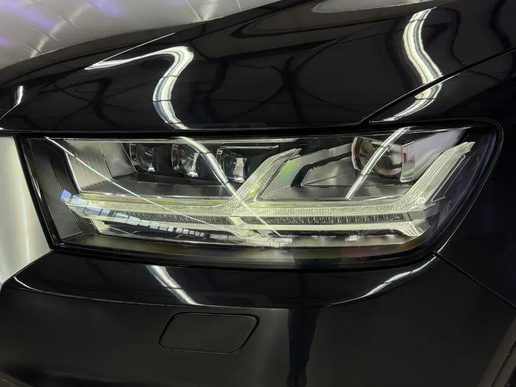 Audi Q7 - Náhled 7