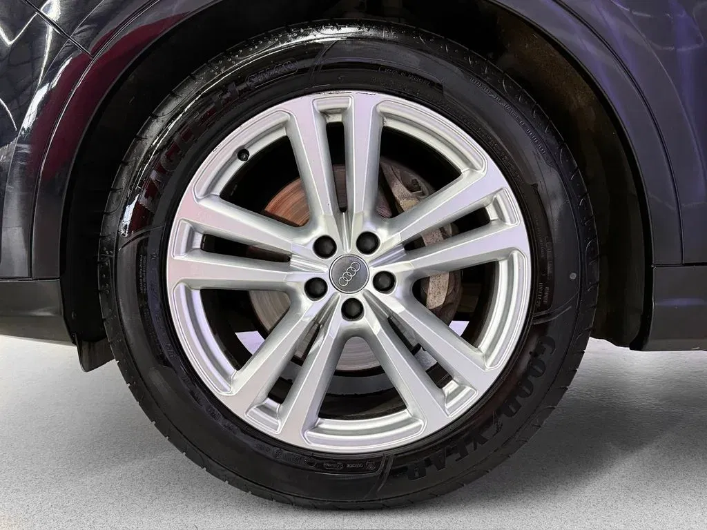 Audi Q7 - Náhled 8
