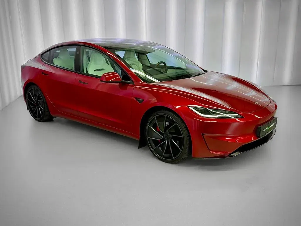 Tesla Model 3 - Náhled 3