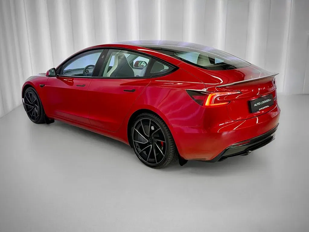 Tesla Model 3 - Náhled 4