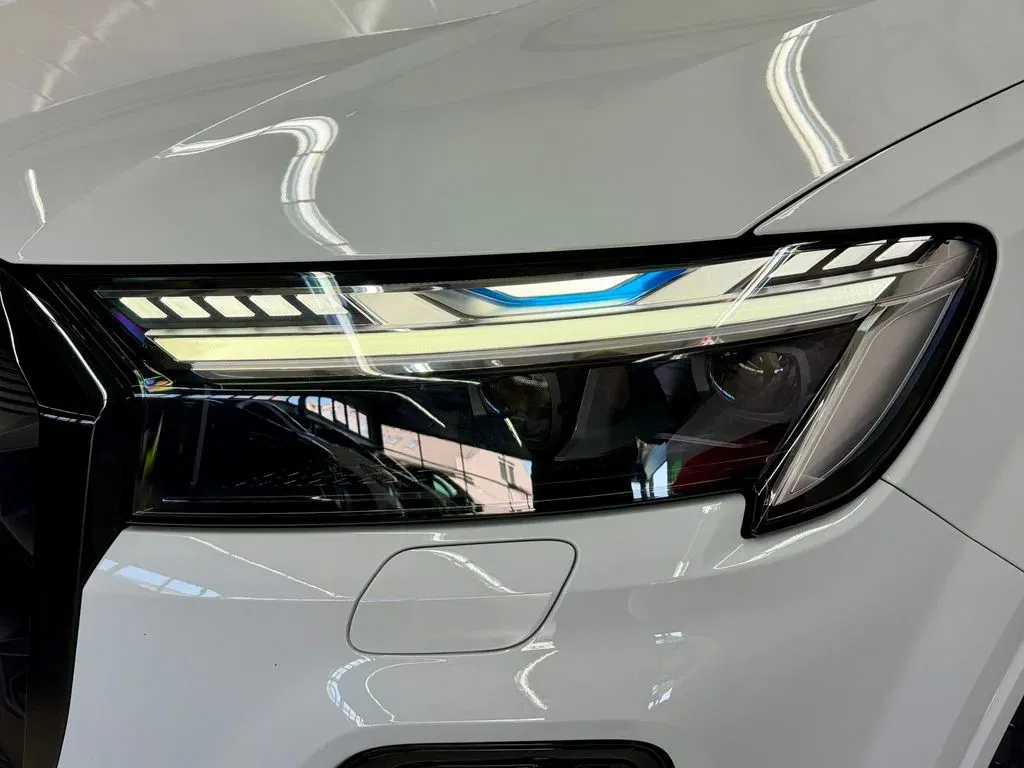Audi Q7 - Náhled 7