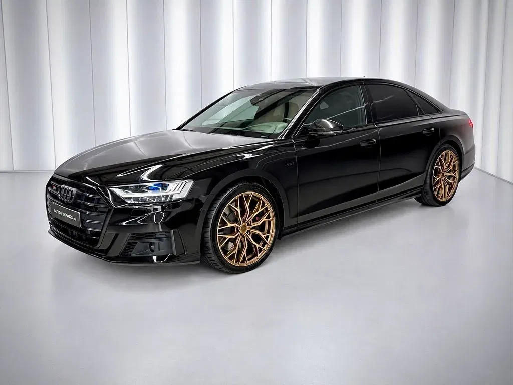 Audi S8 - Obrázek 1