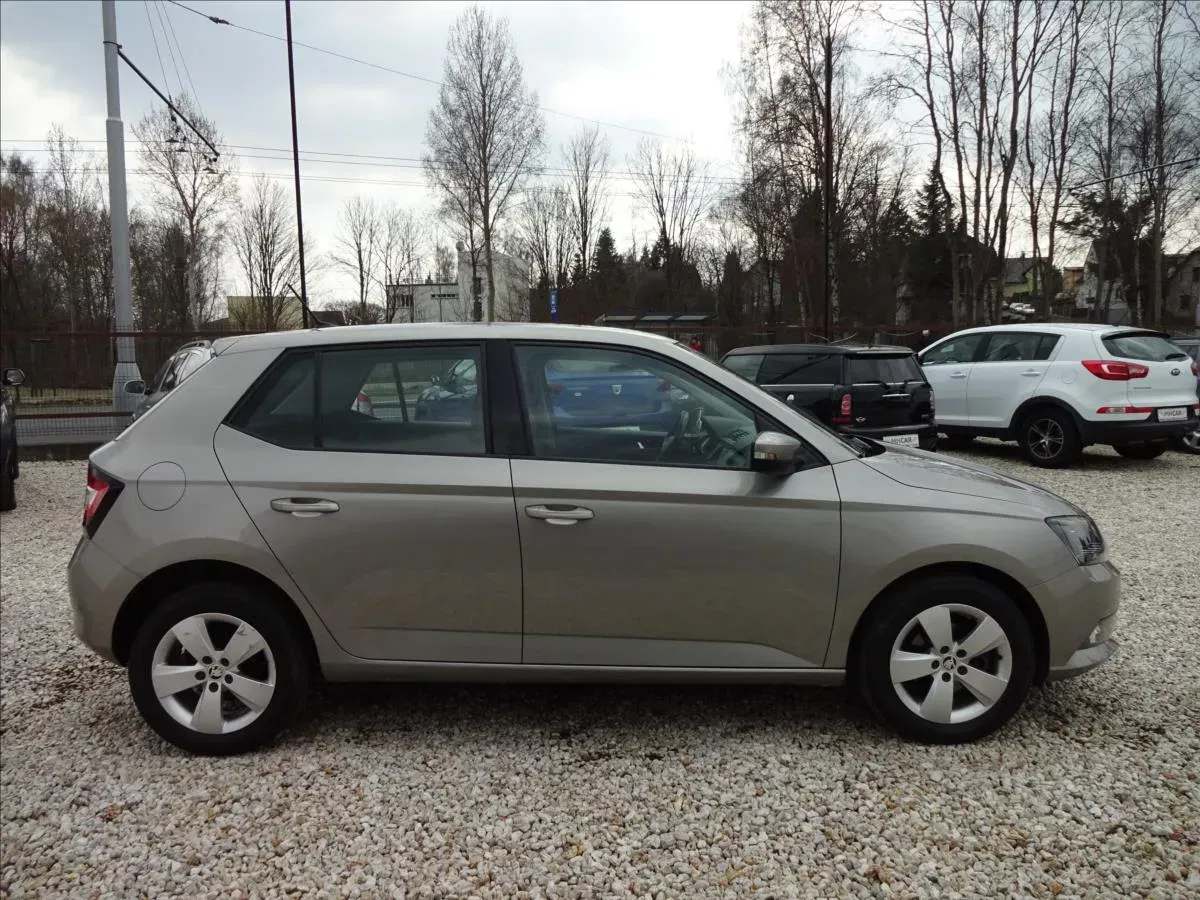 Škoda Fabia - Náhled 8