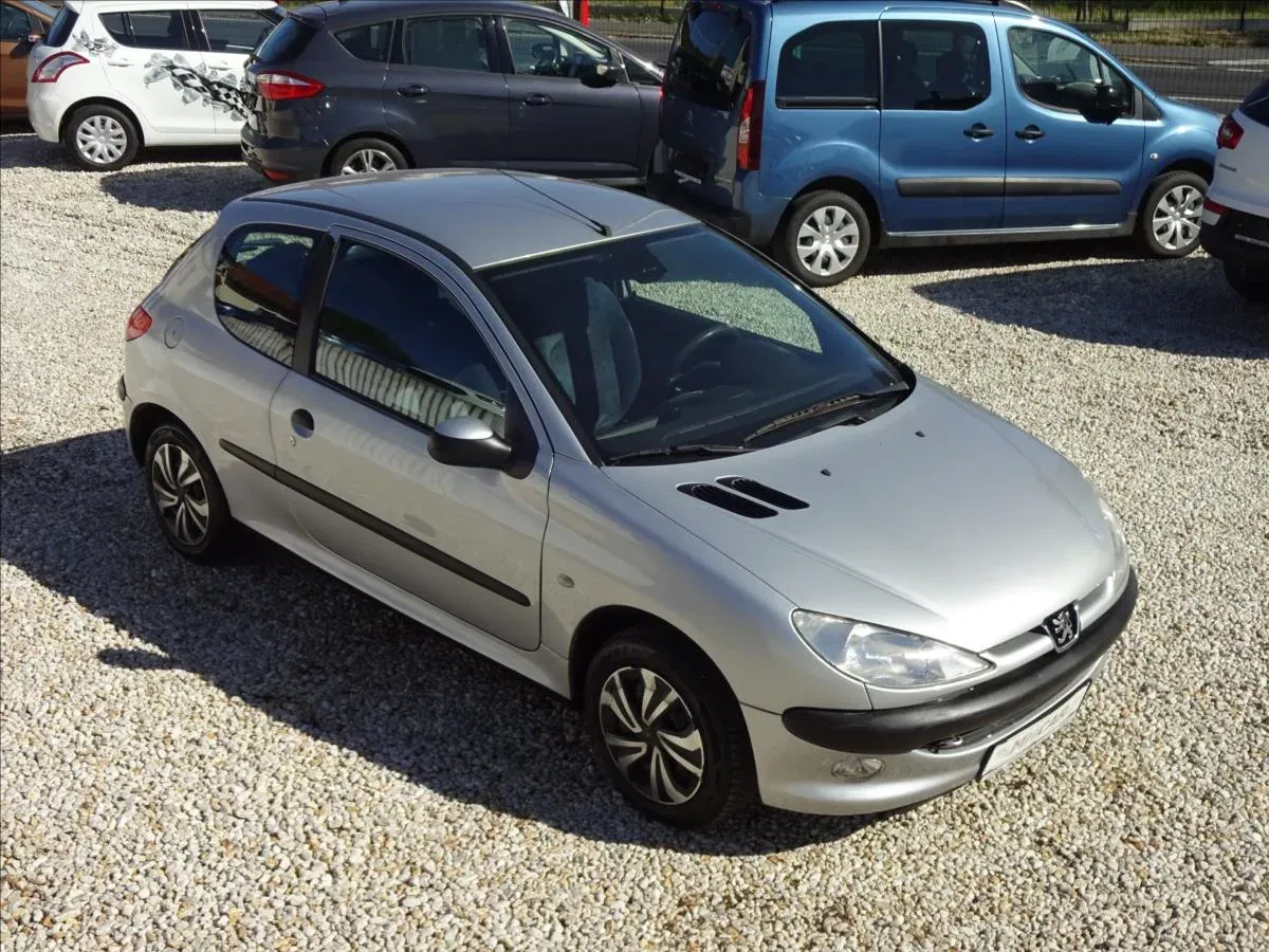 Peugeot 206 - Obrázek 1