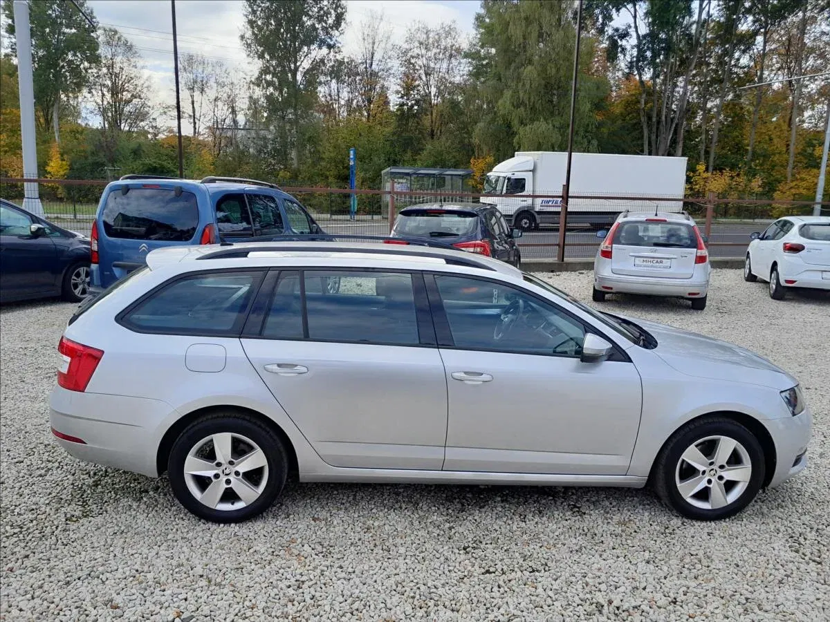 Škoda Octavia - Náhled 8