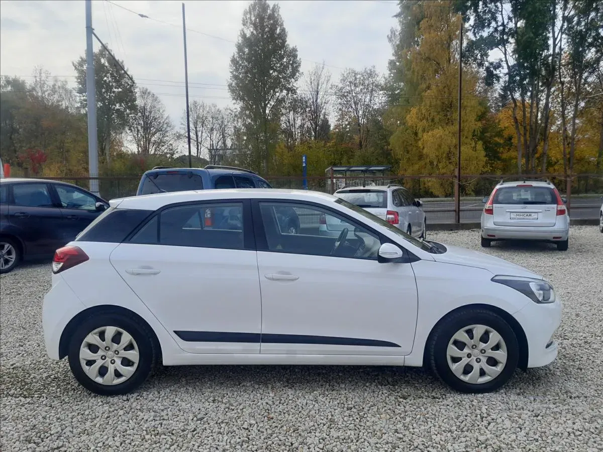 Hyundai i20 - Náhled 8