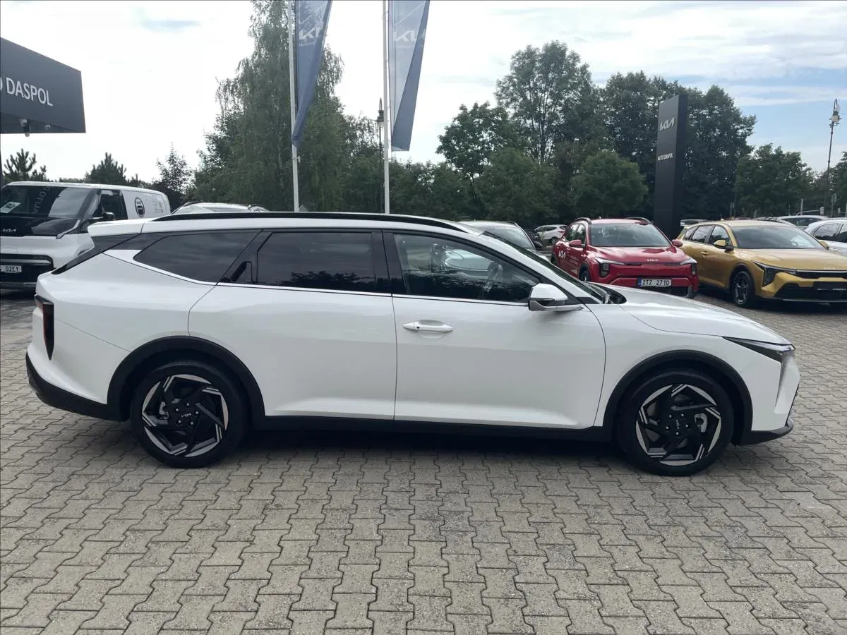 Kia K4 Sportswagon - Náhled 2