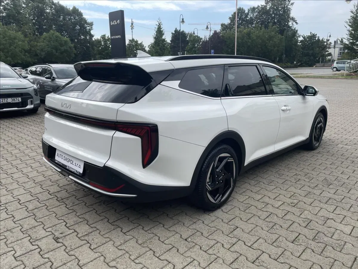Kia K4 Sportswagon - Náhled 3