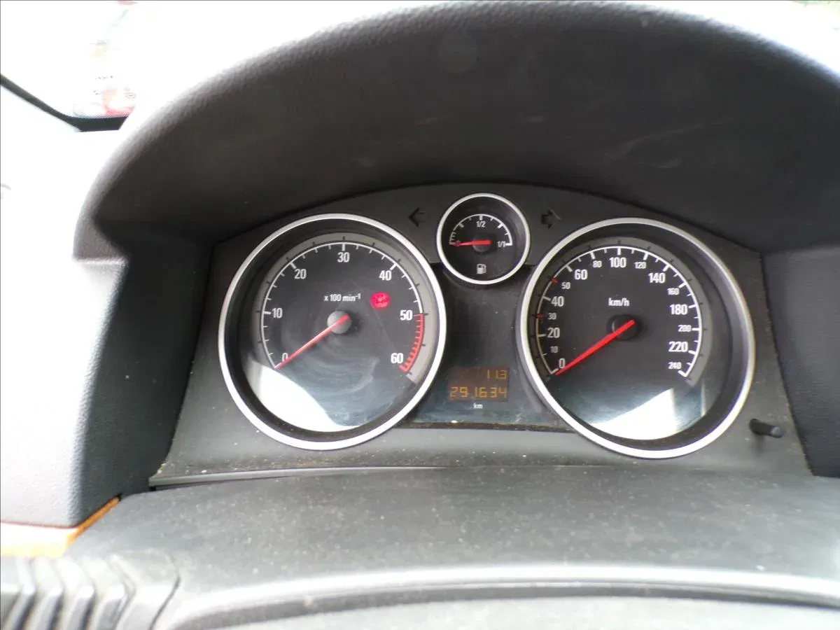 Opel Astra - Náhled 8