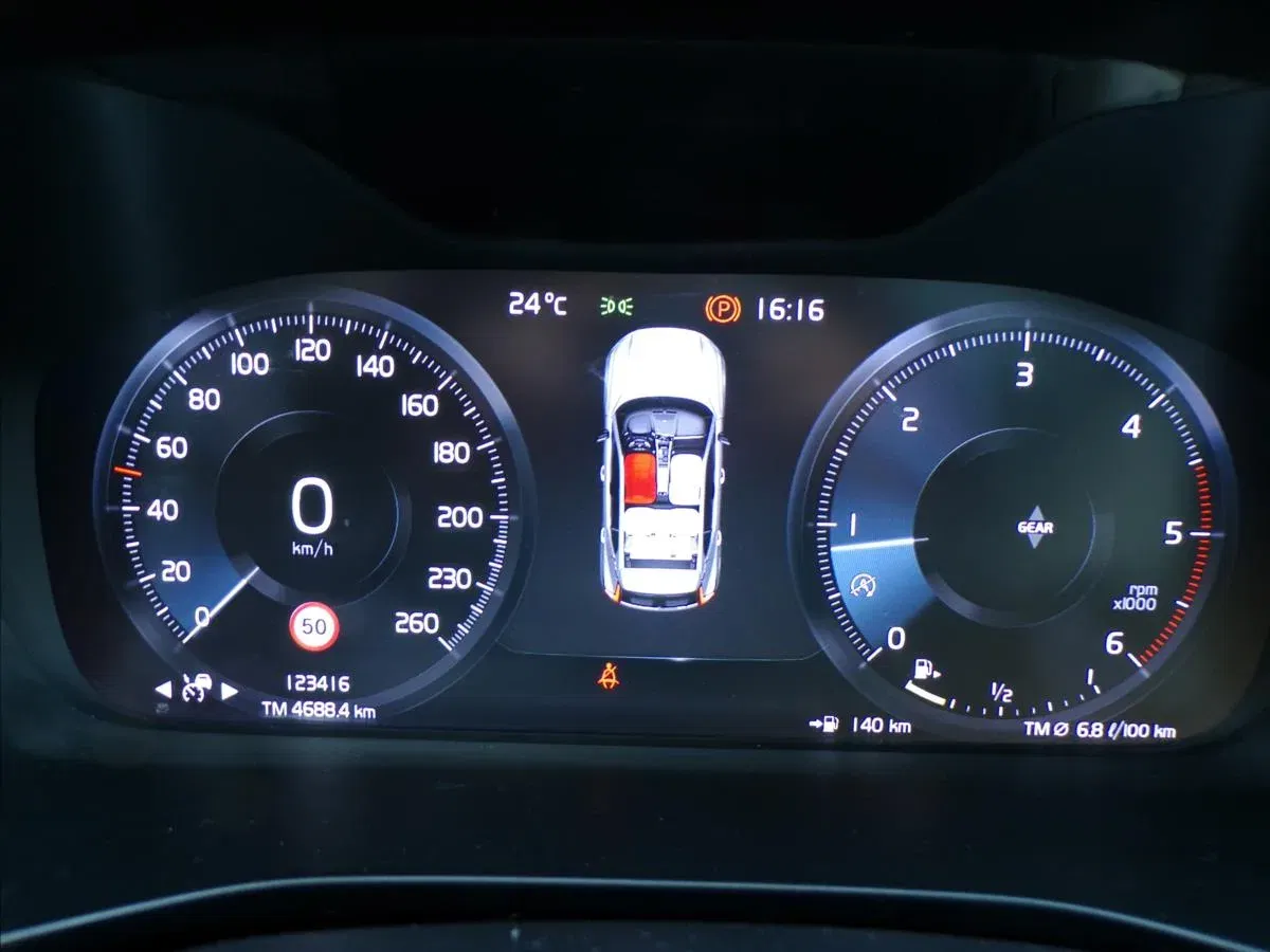 Volvo XC40 - Náhled 8