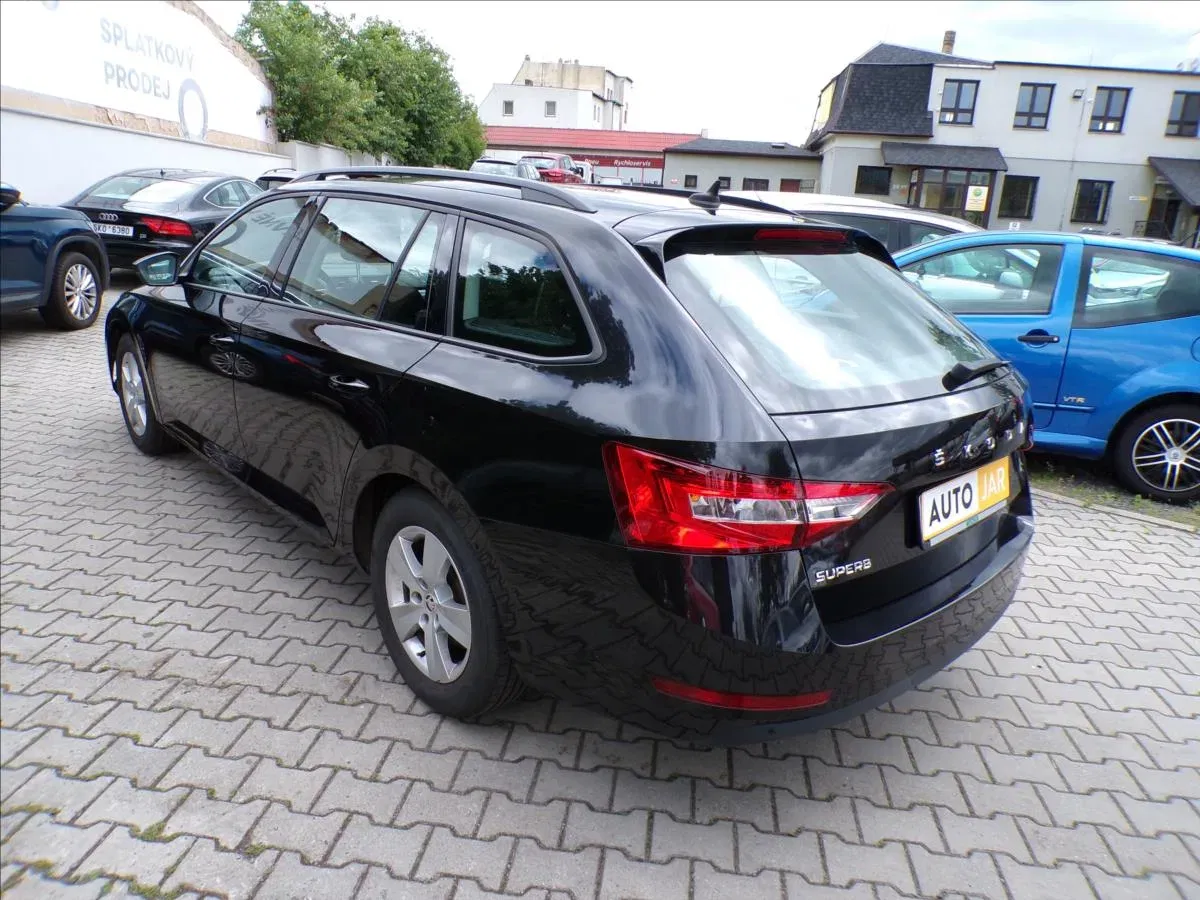 Škoda Superb - Náhled 4