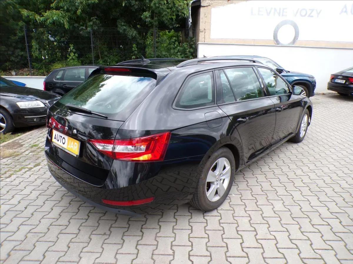 Škoda Superb - Náhled 5