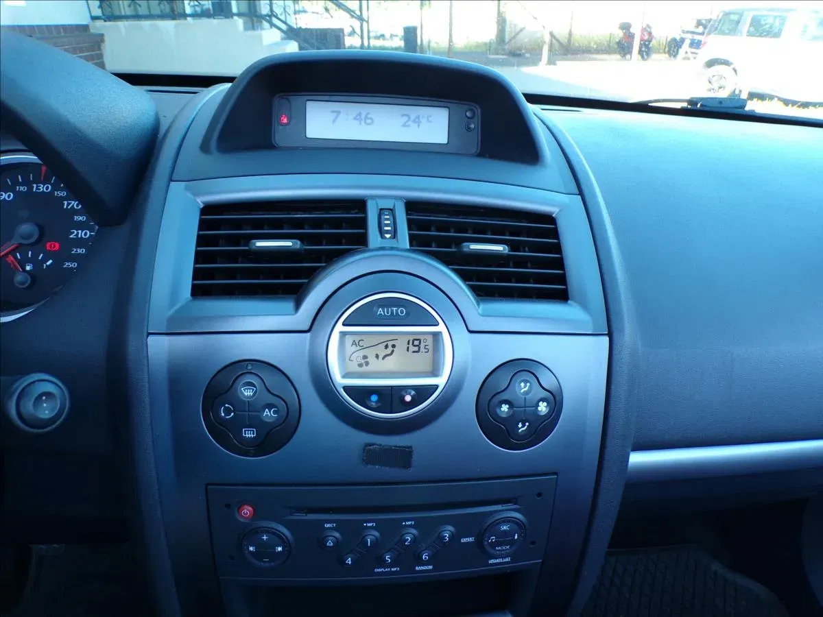 Renault Mégane - Náhled 8