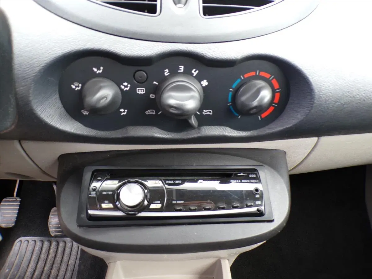 Renault Twingo - Náhled 8