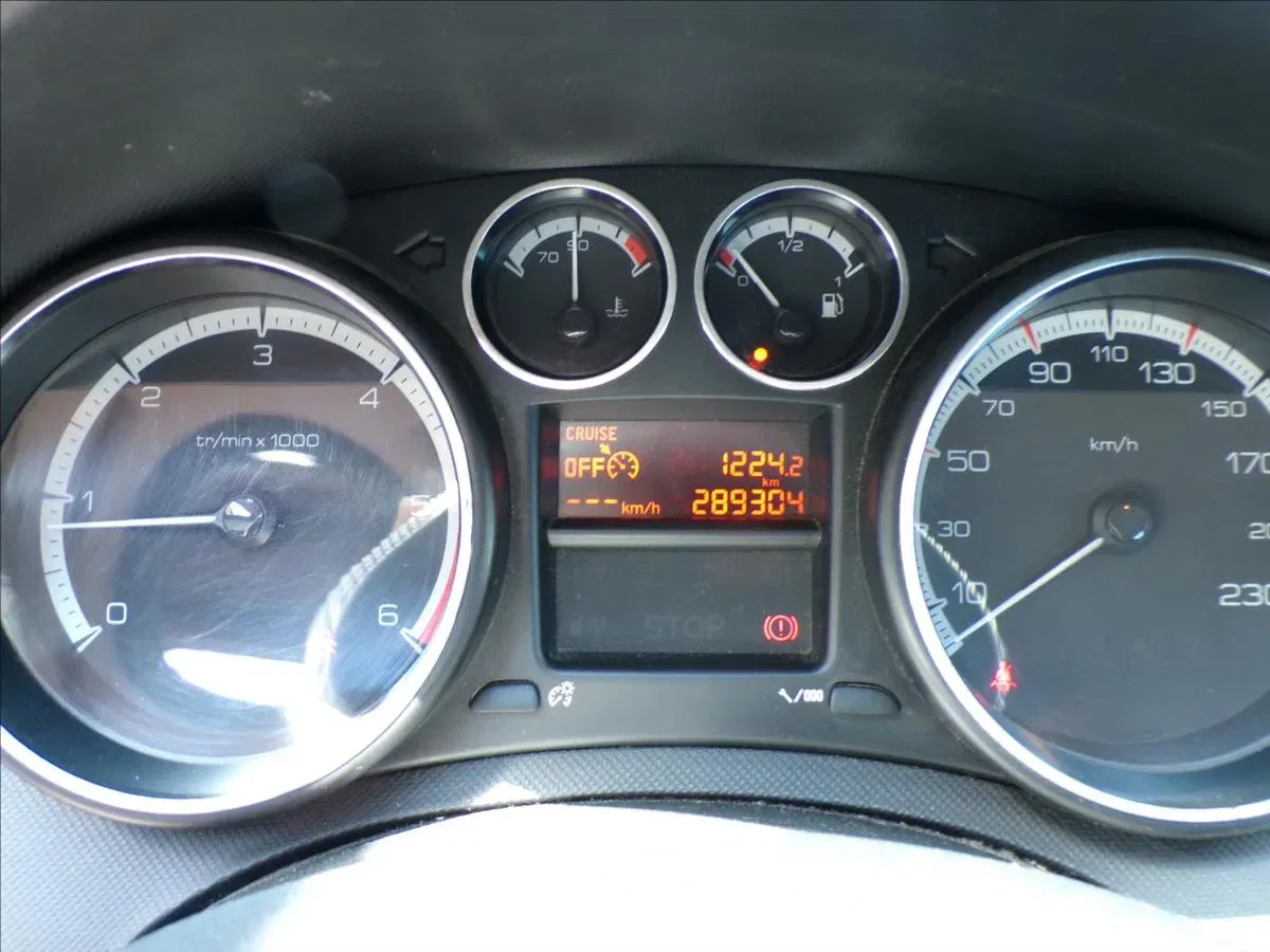Peugeot 308 - Náhled 8