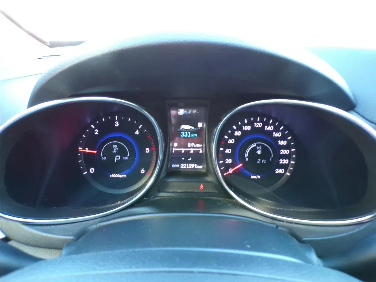 Hyundai Grand Santa Fe - Náhled 8