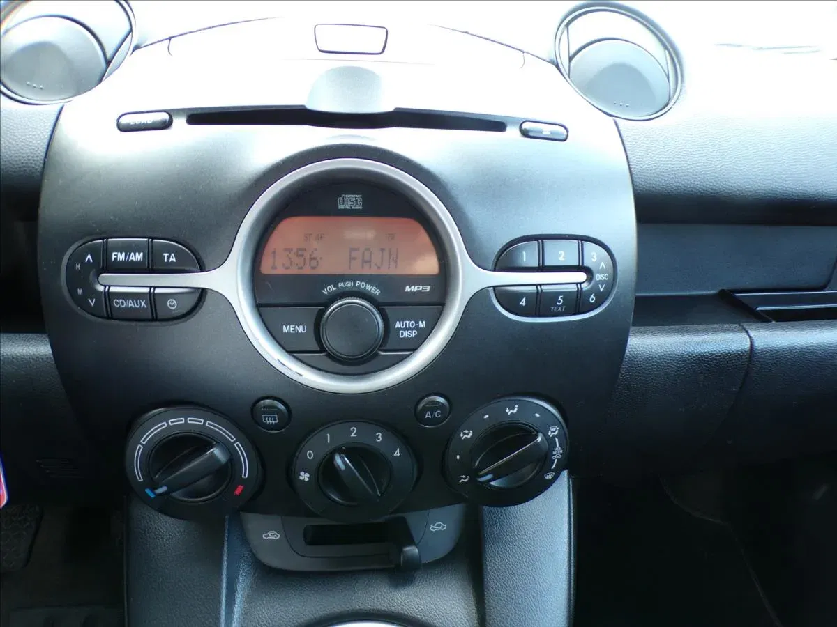 Mazda 2 - Náhled 8