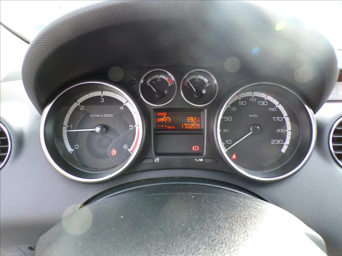 Peugeot 308 - Náhled 8
