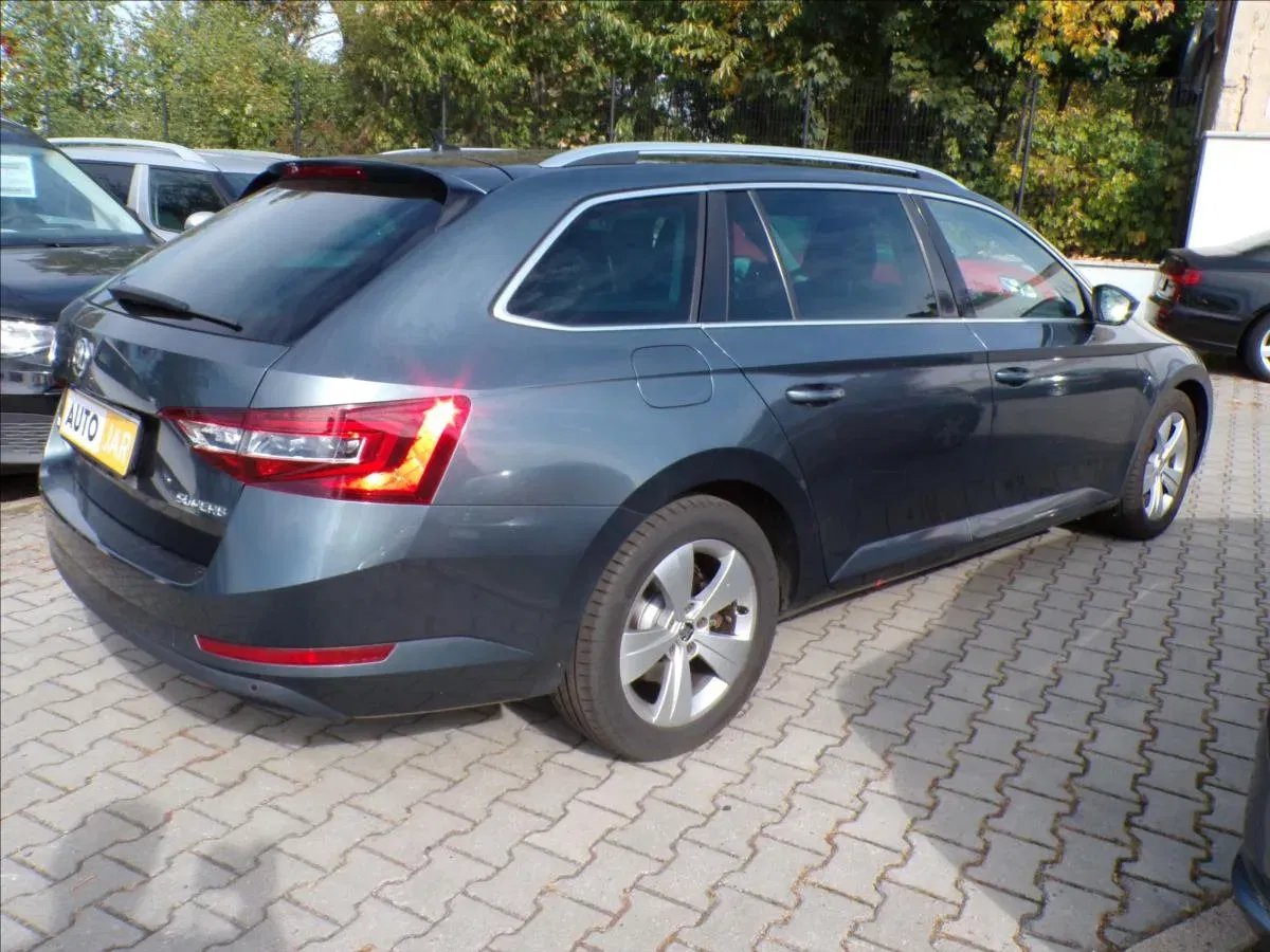 Škoda Superb - Náhled 4