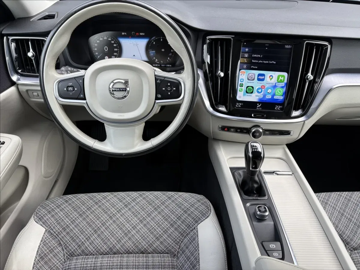 Volvo V60 - Náhled 8