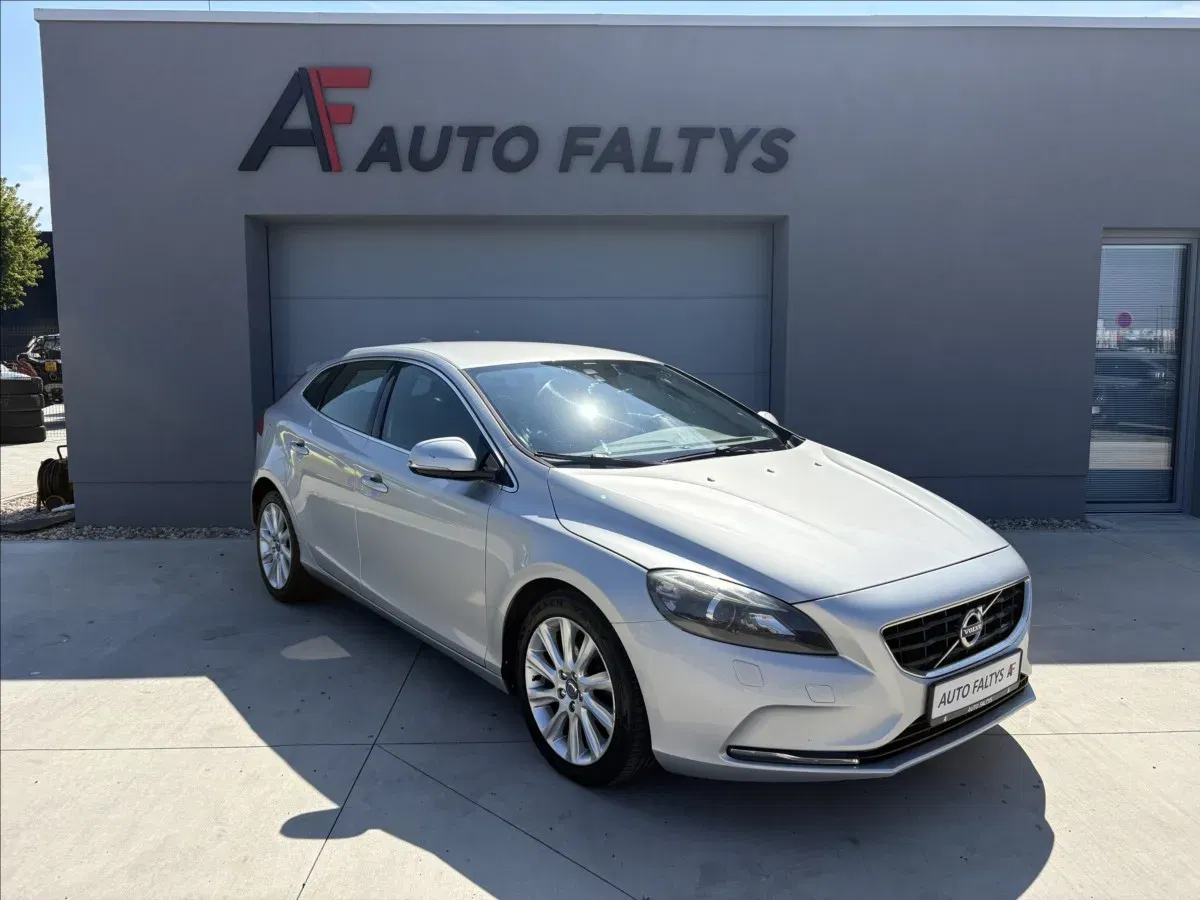 Volvo V40 - Obrázek 1